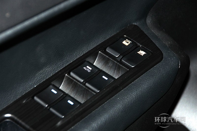 2012款 2.0L 自動(dòng)兩驅(qū)精英版