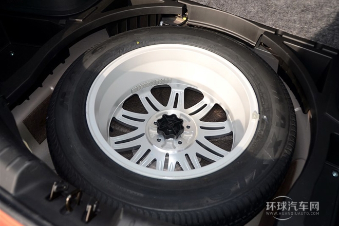 2012款 2.0L 自動兩驅(qū)尊貴版