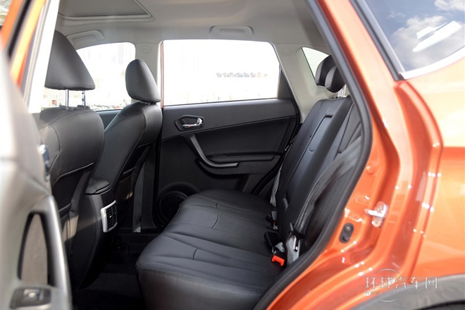 2012款 2.0L 自動兩驅尊貴版