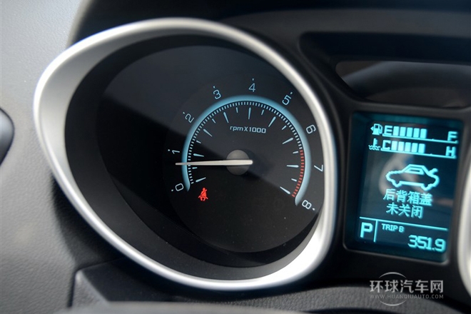 2012款 2.0L 自動兩驅(qū)尊貴版