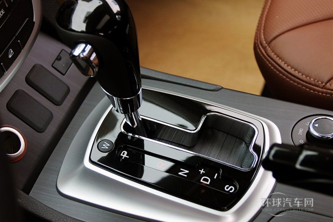 2013款 1.8T 自動四驅(qū)豪華版