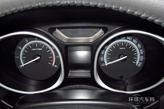 2013款 1.8T 自動四驅豪華版