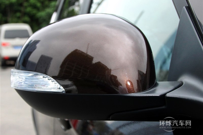 2013款 1.8T 自動四驅豪華版