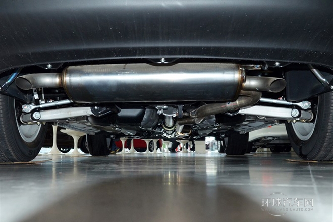 2013款 1.8T 自動四驅五周年紀念版