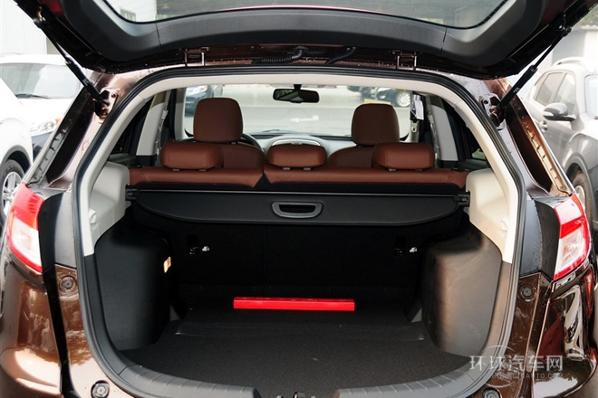 2013款 1.8T 自動四驅(qū)尊貴版