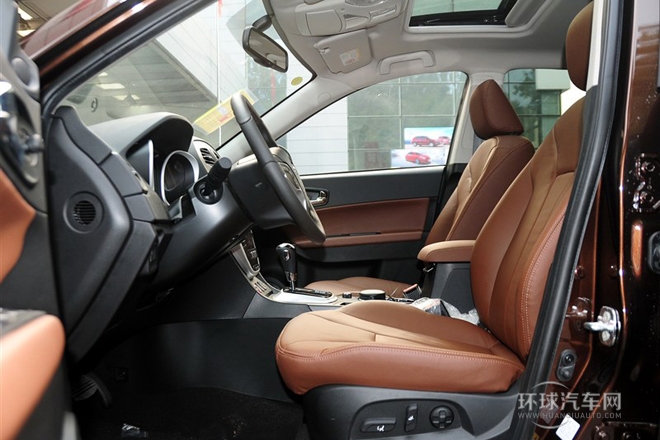 2013款 1.8T 自動四驅尊貴版