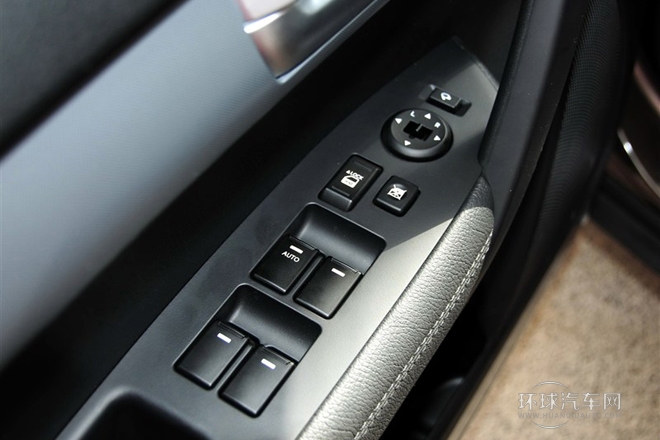 2013款 2.2T 7座柴油豪華版