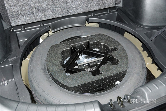 2013款 2.0L 手動兩驅(qū)淺內(nèi)特別版