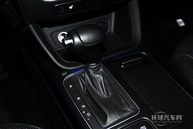 2013款 2.2T 5座柴油豪華版