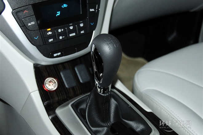 2013款 2.0L 手動兩驅淺內特別版