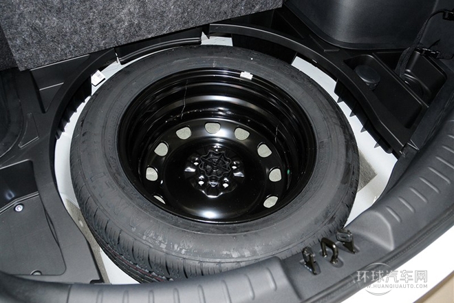 2013款 2.0L 自動(dòng)兩驅(qū)淺內(nèi)特別版