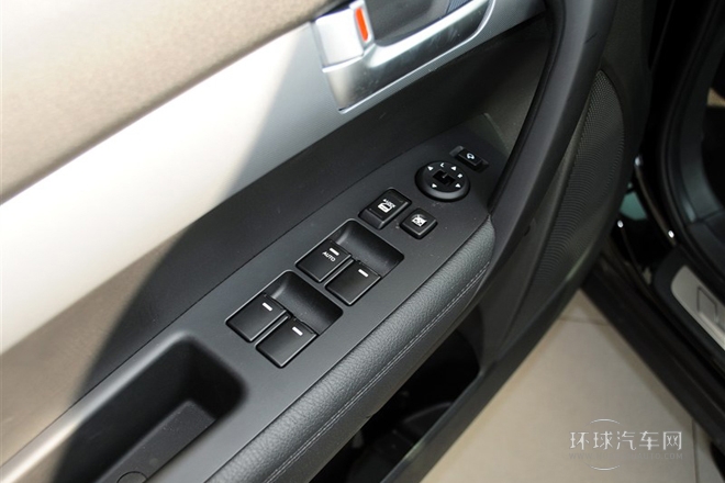 2013款 2.2T 7座柴油舒適版