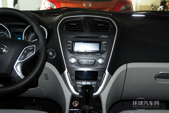 2013款 2.0L 自動兩驅淺內特別版