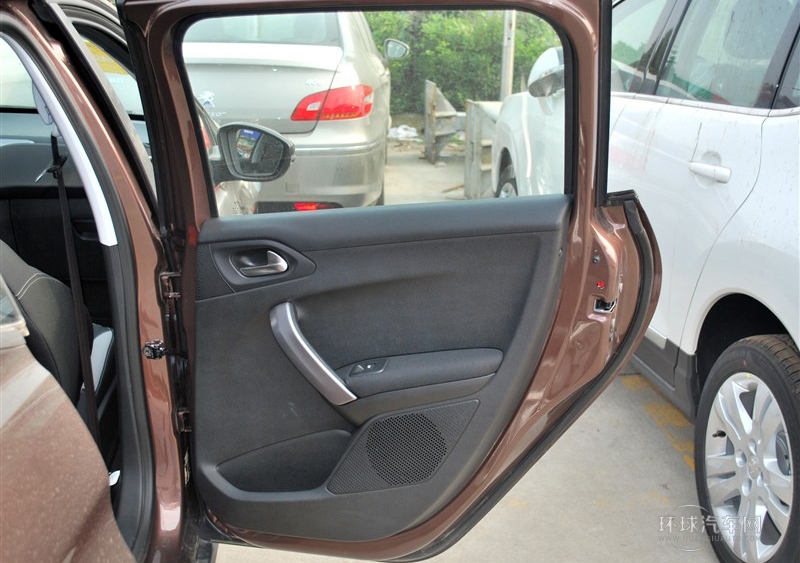 2014款 1.6L 手動(dòng)潮流版