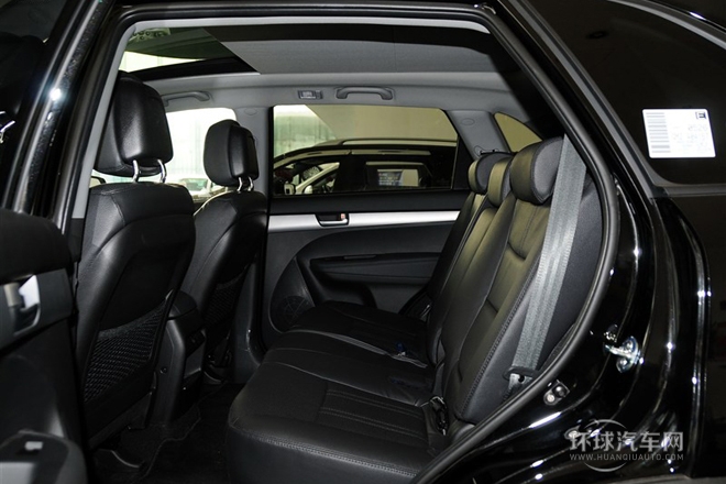 2013款 2.4 7座汽油豪華版