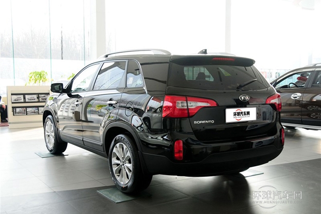 2013款 2.4 7座汽油豪華版