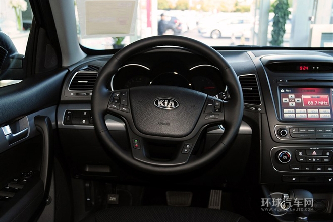 2013款 2.4 5座汽油豪華版