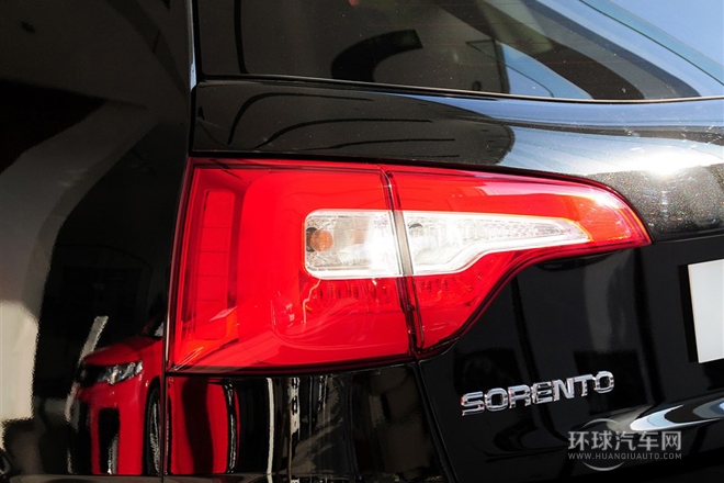 2013款 2.4 5座汽油豪華版