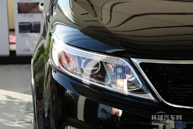 2013款 2.4 5座汽油豪華版