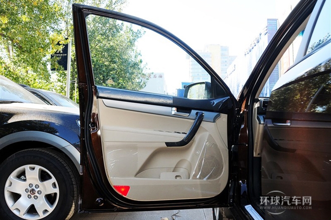 2013款 2.4 7座汽油舒適版