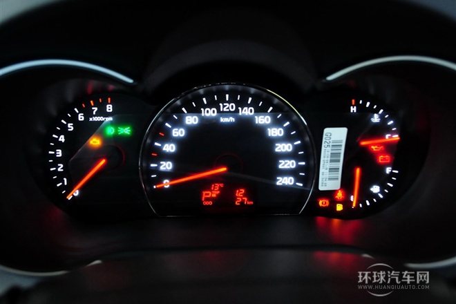 2013款 2.4 7座汽油舒適版