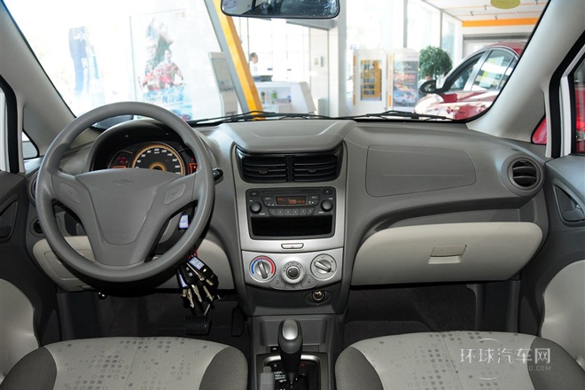 2013款 兩廂 1.2L EMT理想版