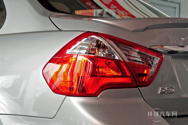 2013款 1.6L 自動北斗導航版