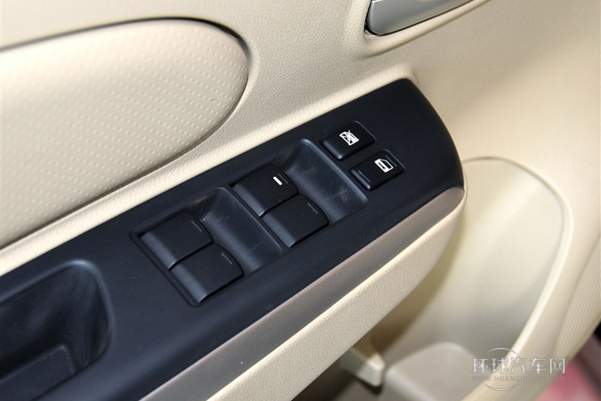 2013款 1.6L 手動(dòng)豪華版