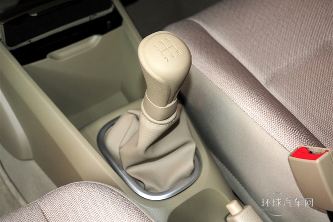 2013款 1.6L 手動(dòng)時(shí)尚版