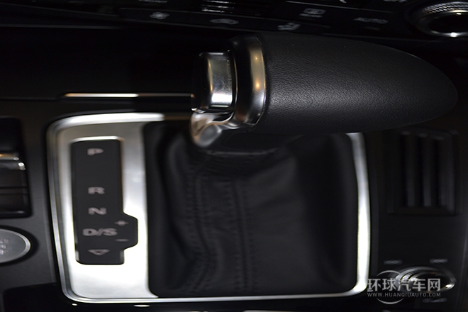 2013款 40 TFSI 豪華型