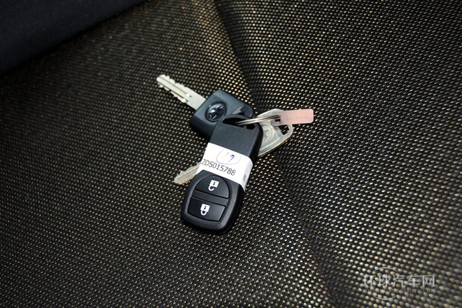 2013款 1.6L 手動時尚版