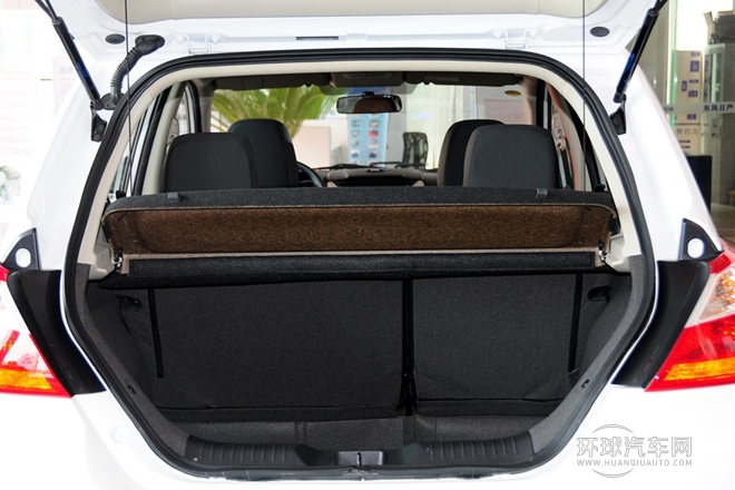 2013款 1.6L 手動(dòng)時(shí)尚版