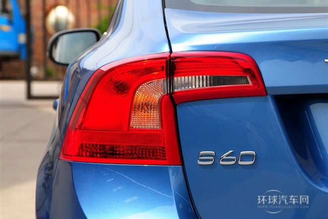 2014款改款2.0T T5個(gè)性運(yùn)動(dòng)版