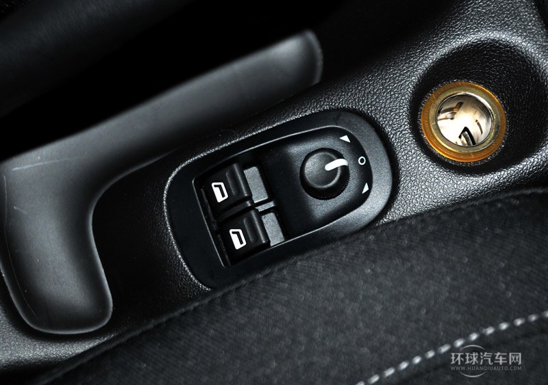 2013款 CROSS 1.4L 手動馭樂型