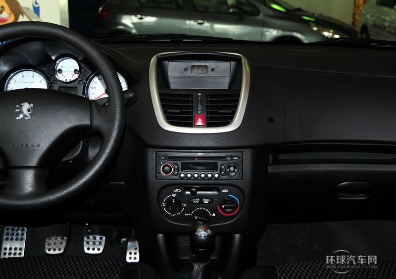 2013款 CROSS 1.4L 手動馭樂型