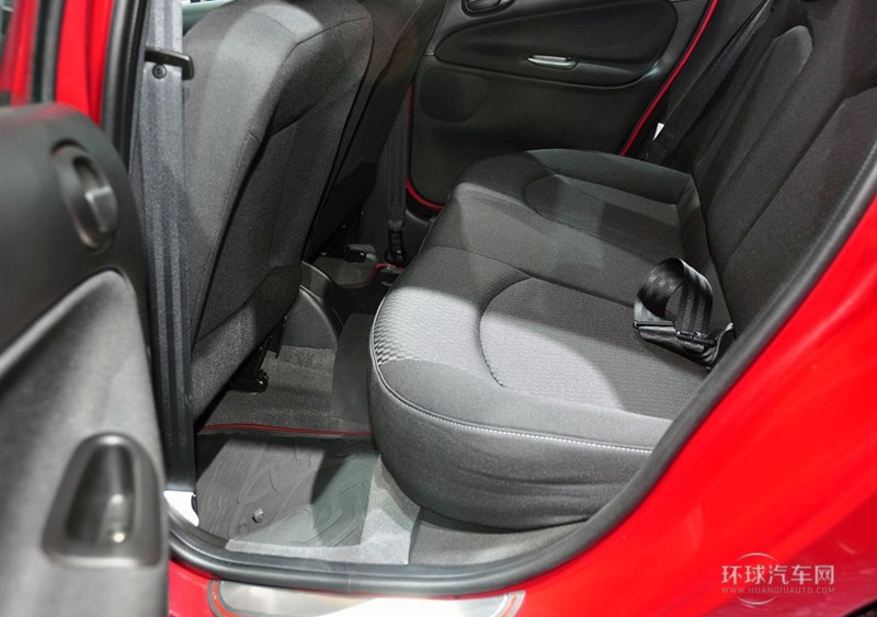 2013款 CROSS 1.6L 手動馭樂型