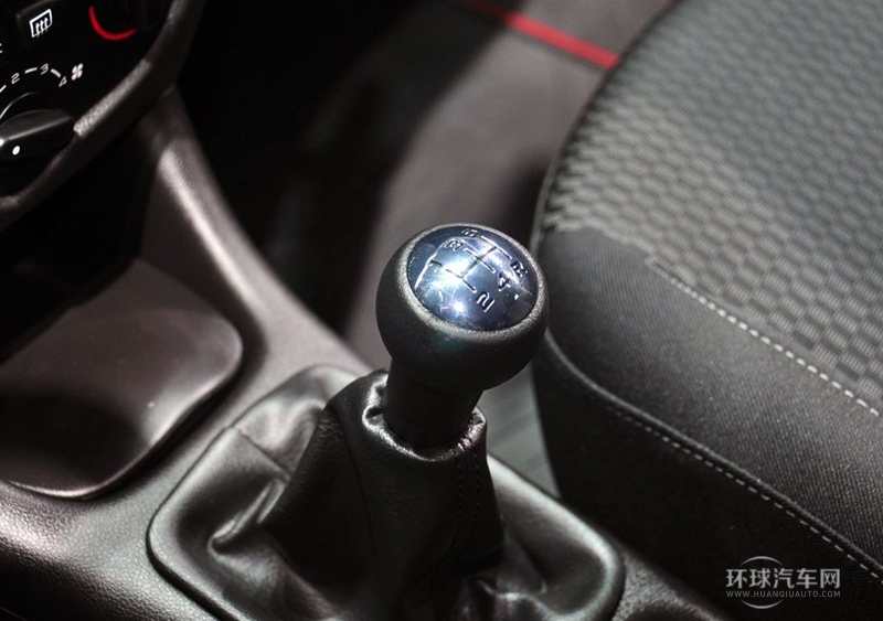 2013款 CROSS 1.6L 手動(dòng)馭樂型