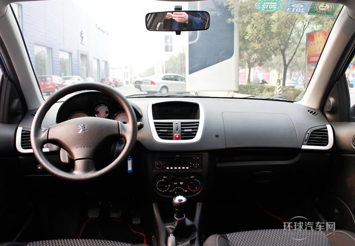 2011款 兩廂 1.6L 手動(dòng)馭樂版