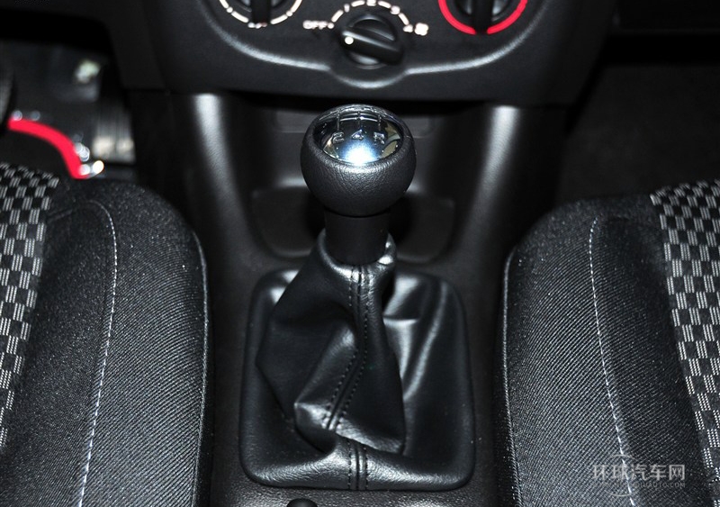 2011款 三廂 1.4L 手動馭樂版