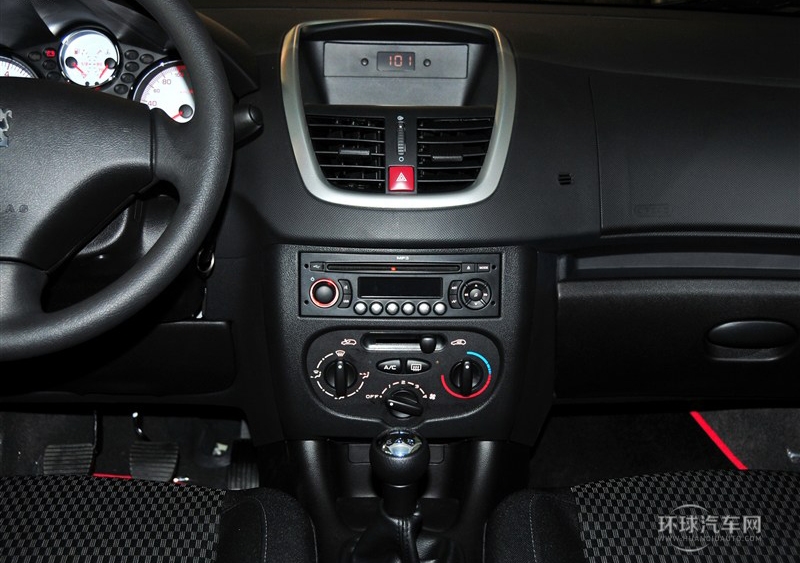 2011款 三廂 1.4L 手動(dòng)馭樂版