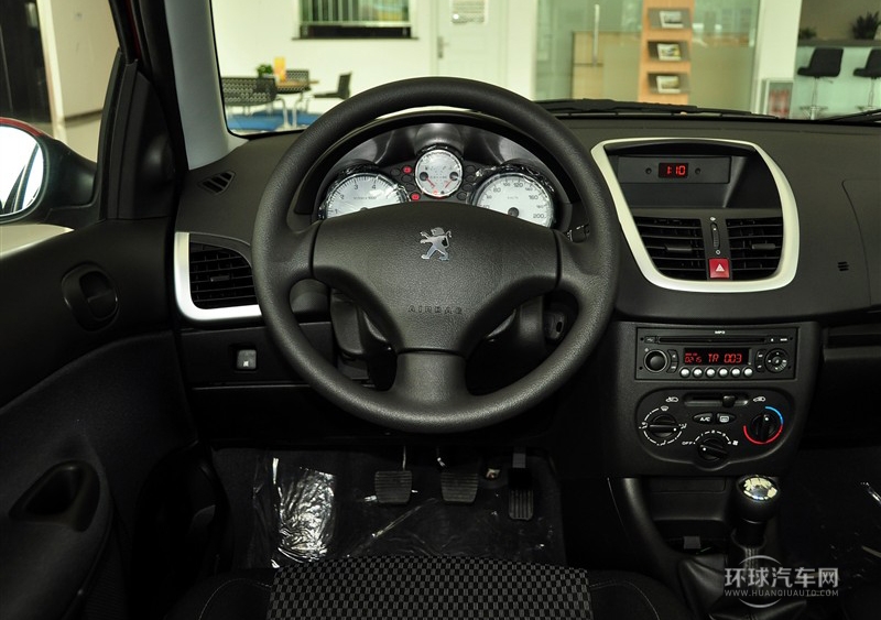 2011款 三廂 1.6L 手動馭樂版