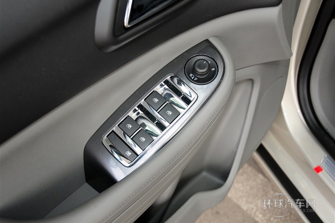 2014款 2.0L 自動(dòng)豪華版