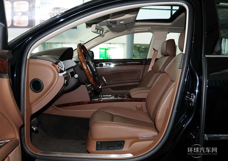 2012款 3.0L 行政型