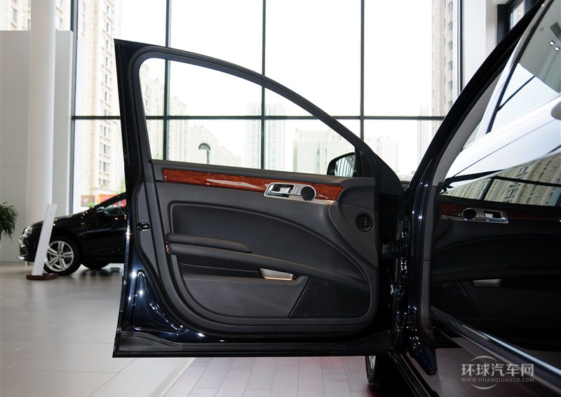 2012款 3.0L 商務型