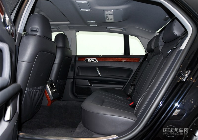 2012款 3.0L 商務型