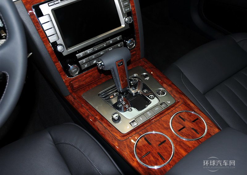 2012款 3.0L 商務型