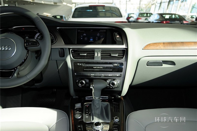 2013款 35 TFSI 自動豪華型