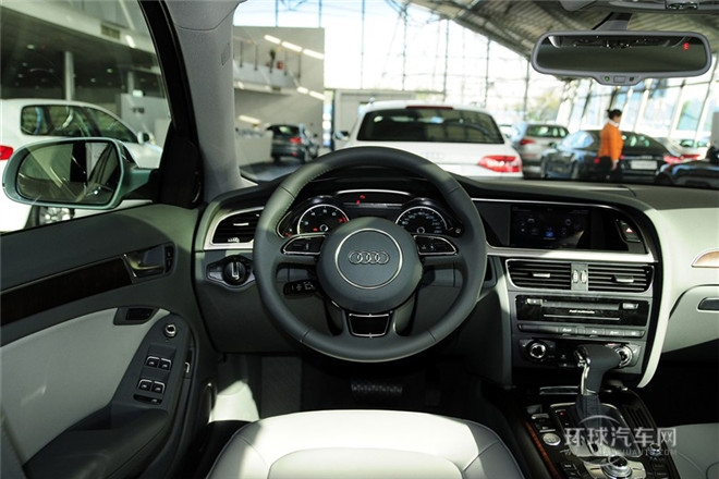 2013款 35 TFSI 自動豪華型