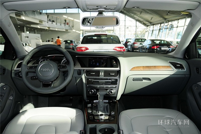 2013款 35 TFSI 自動豪華型