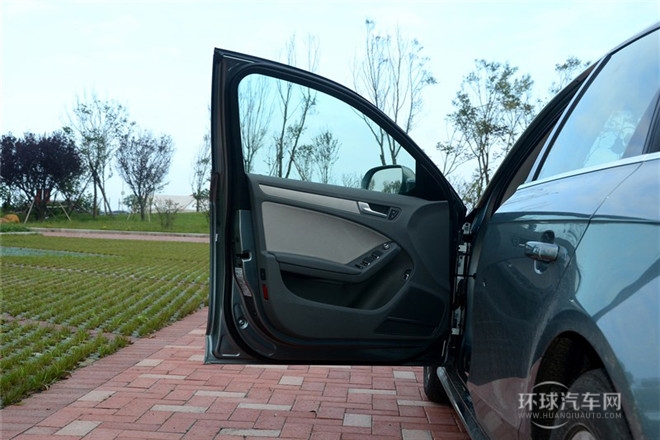 2013款 30 TFSI 自動舒適型